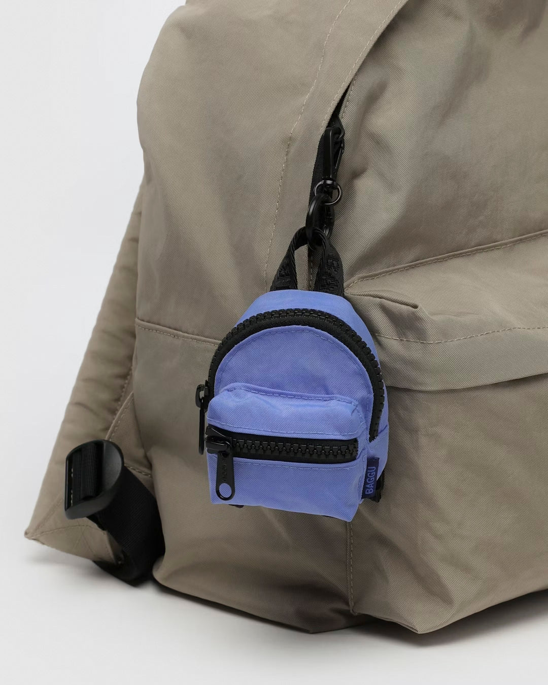 Llavero Backpack Charm - BAGGU