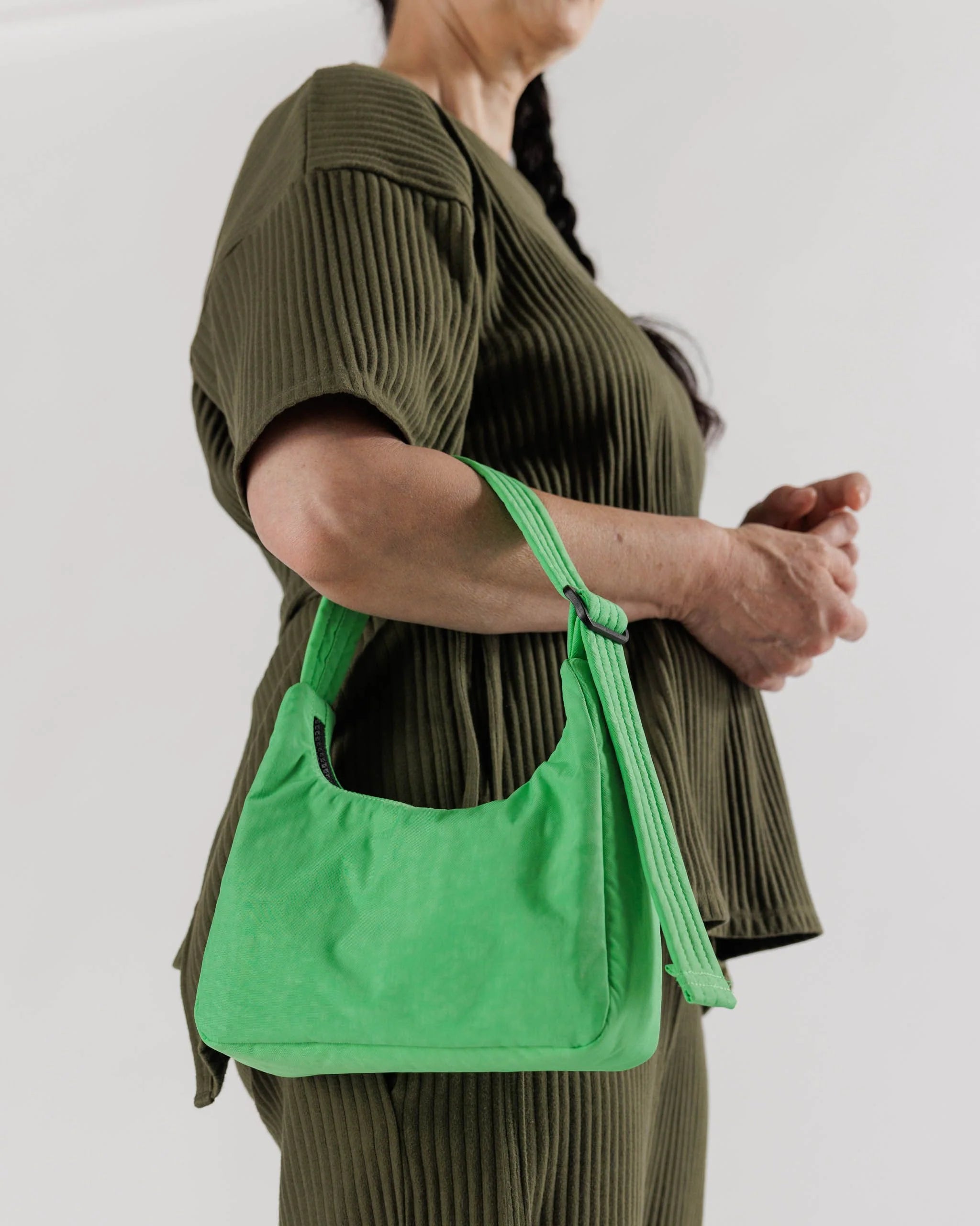 Bolso Mini Nylon Shoulder BAGGU - Aloe